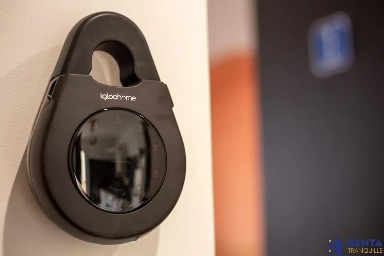 ニースChambre 1 Rene Cassinbalcon Wifi Mini-Frigo Tvアパートメント アパート ニース